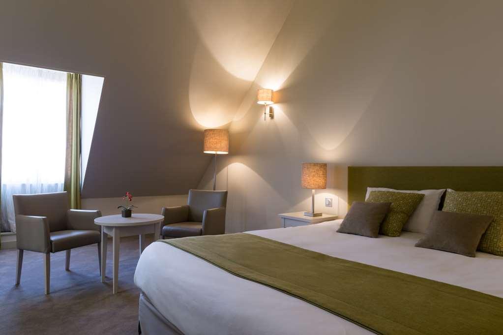 Hotel Ogaux Vieux Remparts Provins Zimmer foto